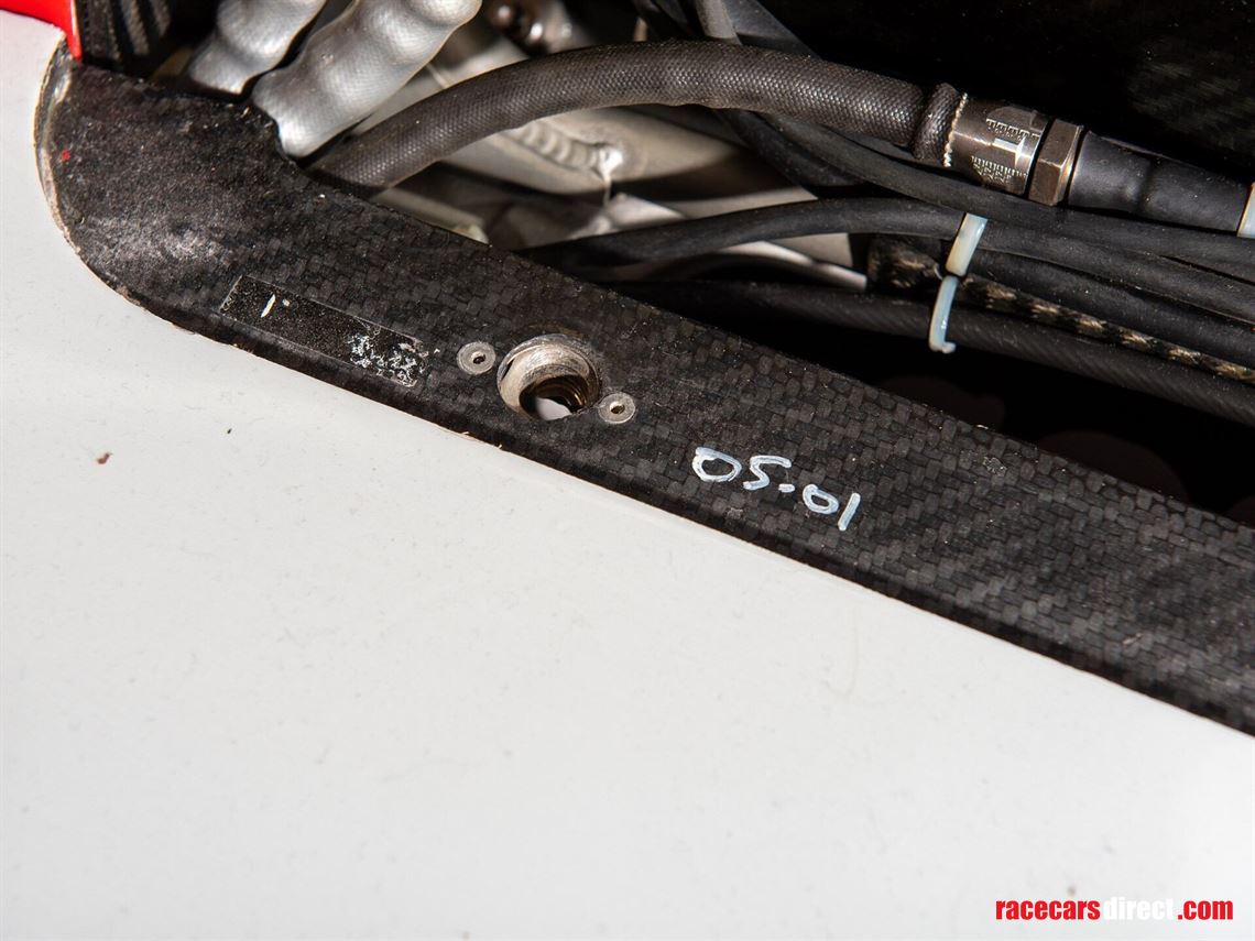 2005-lola-cosworth-ford-b0500