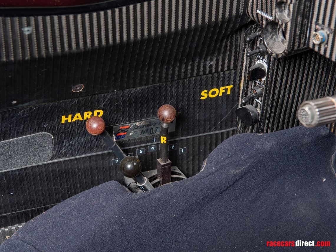 2002-lola-toyota-b0200