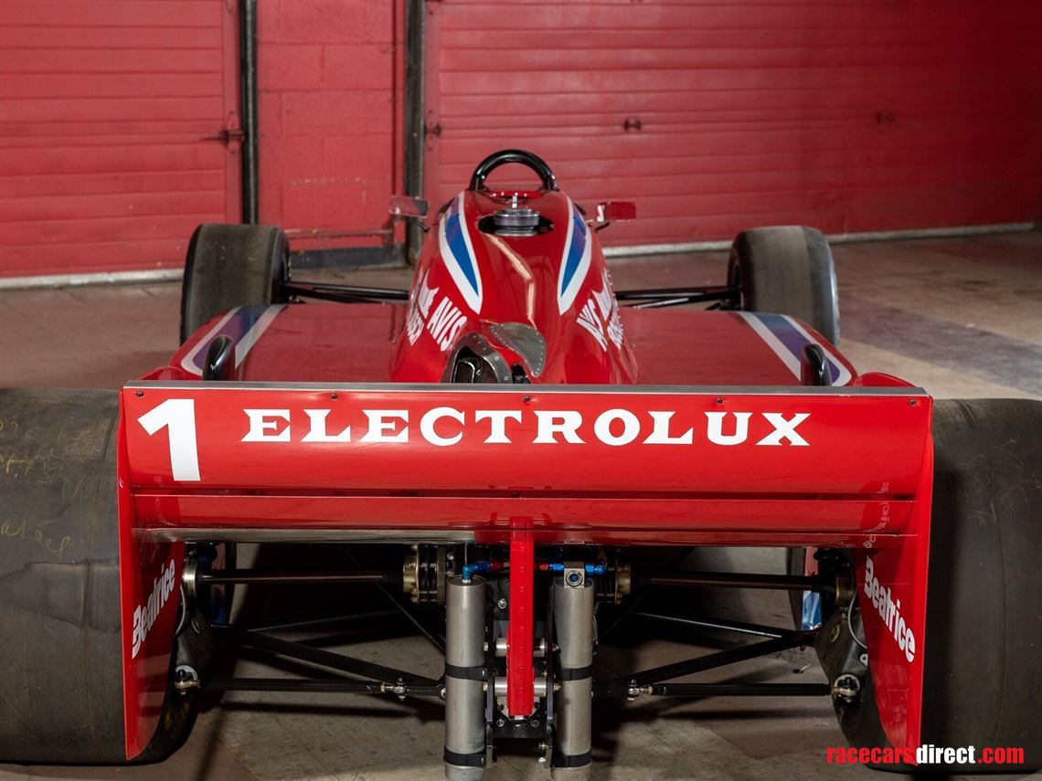 1985-lola-cosworth-t900-hu01