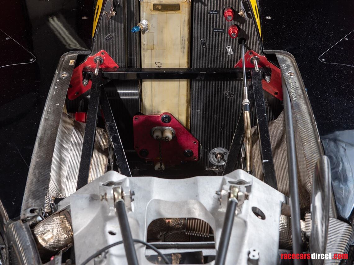 2000-lola-ford-b2k00-hu09