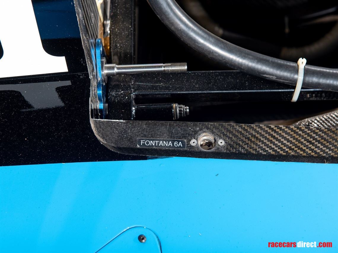 2000-lola-ford-b2k00-hu-07