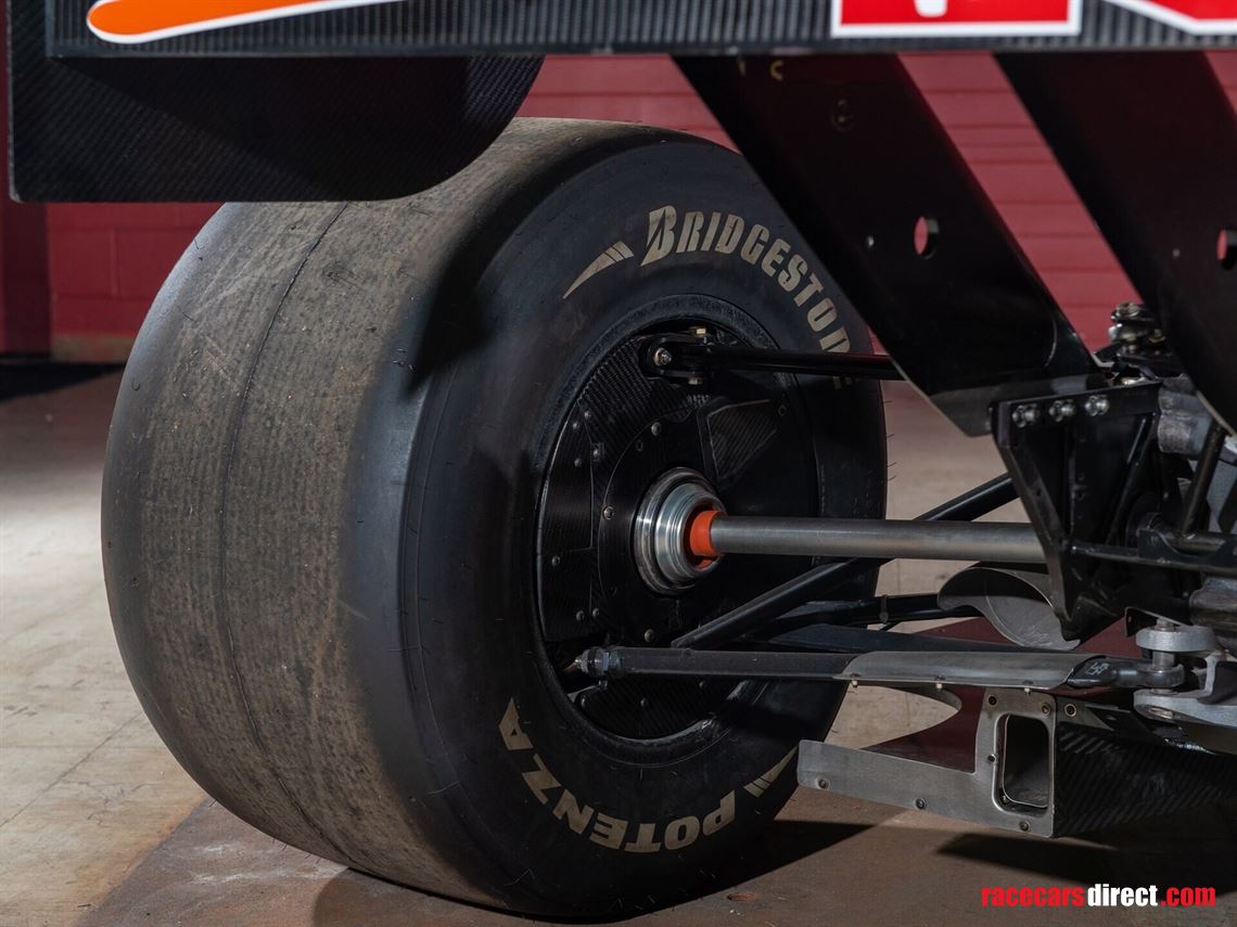 2000-lola-ford-b2k00-hu-07