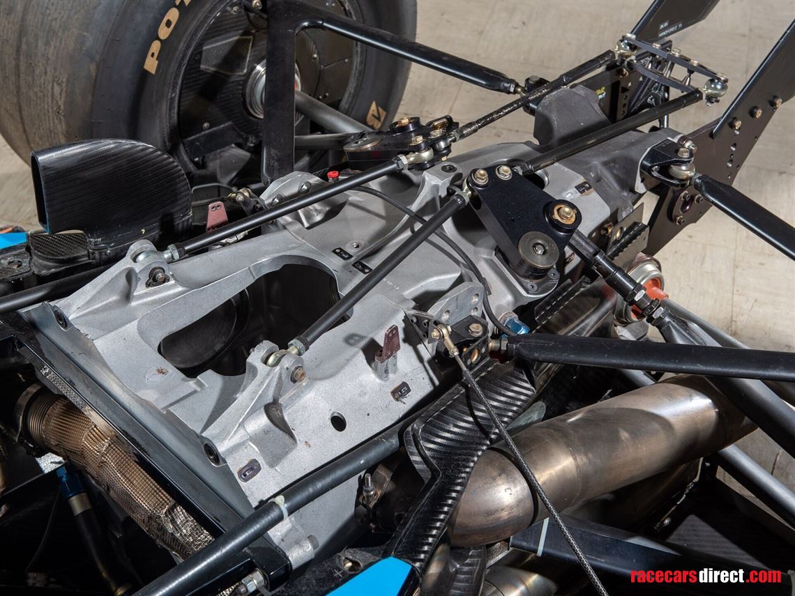 2000-lola-ford-b2k00-hu-07