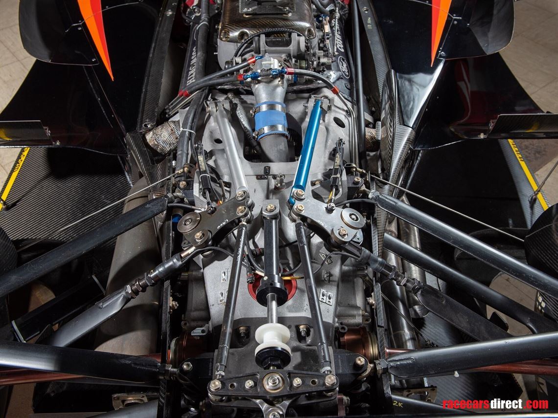 2000-lola-ford-b2k00-hu-03