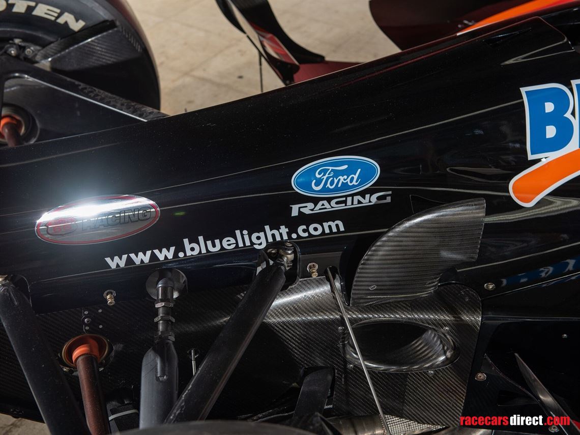 2000-lola-ford-b2k00-hu-03