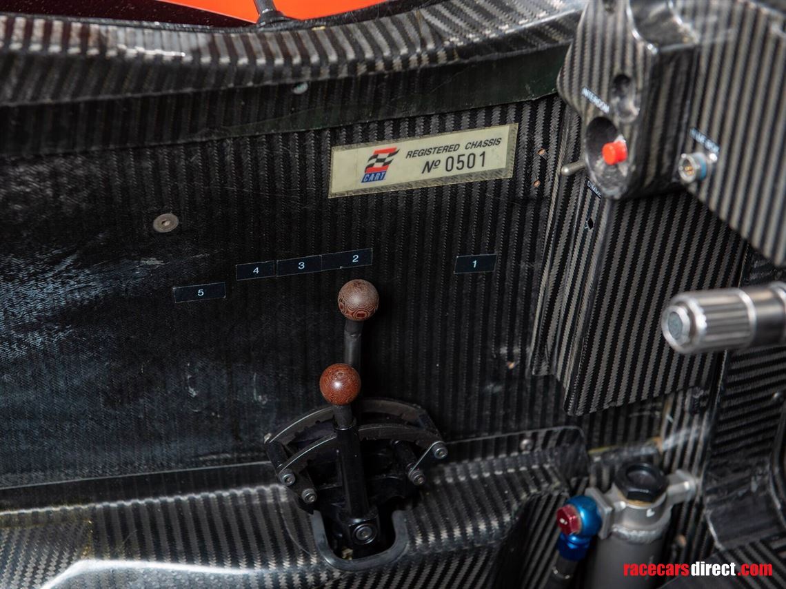 2000-lola-ford-b2k00-hu-03