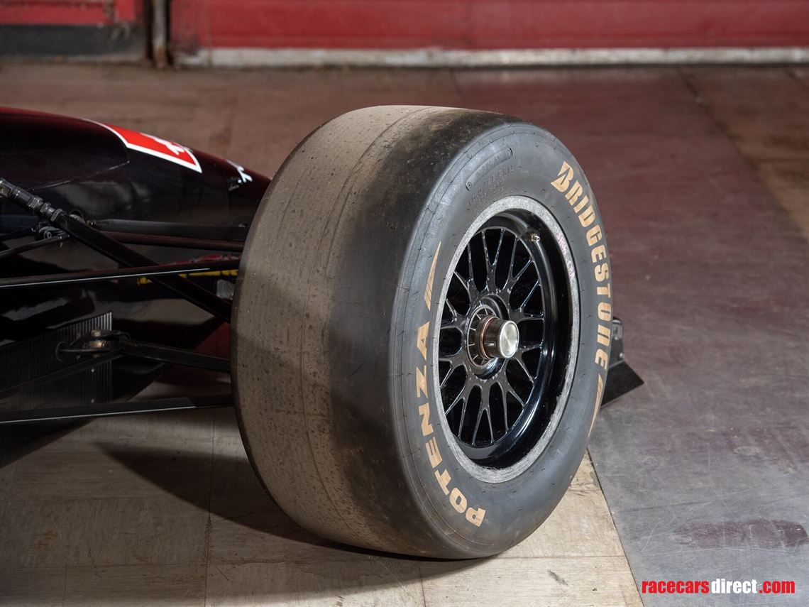 2001-lola-toyota-b0100-hu09