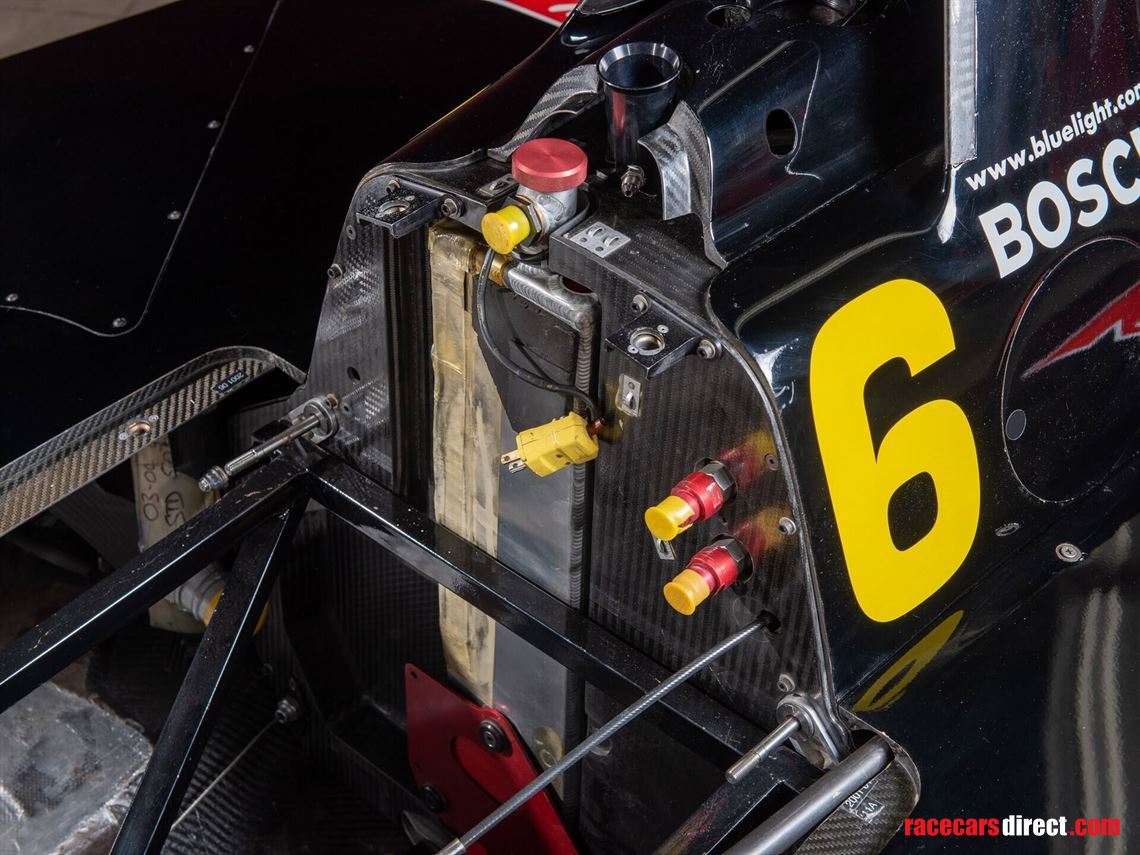 2001-lola-toyota-b0100-hu16