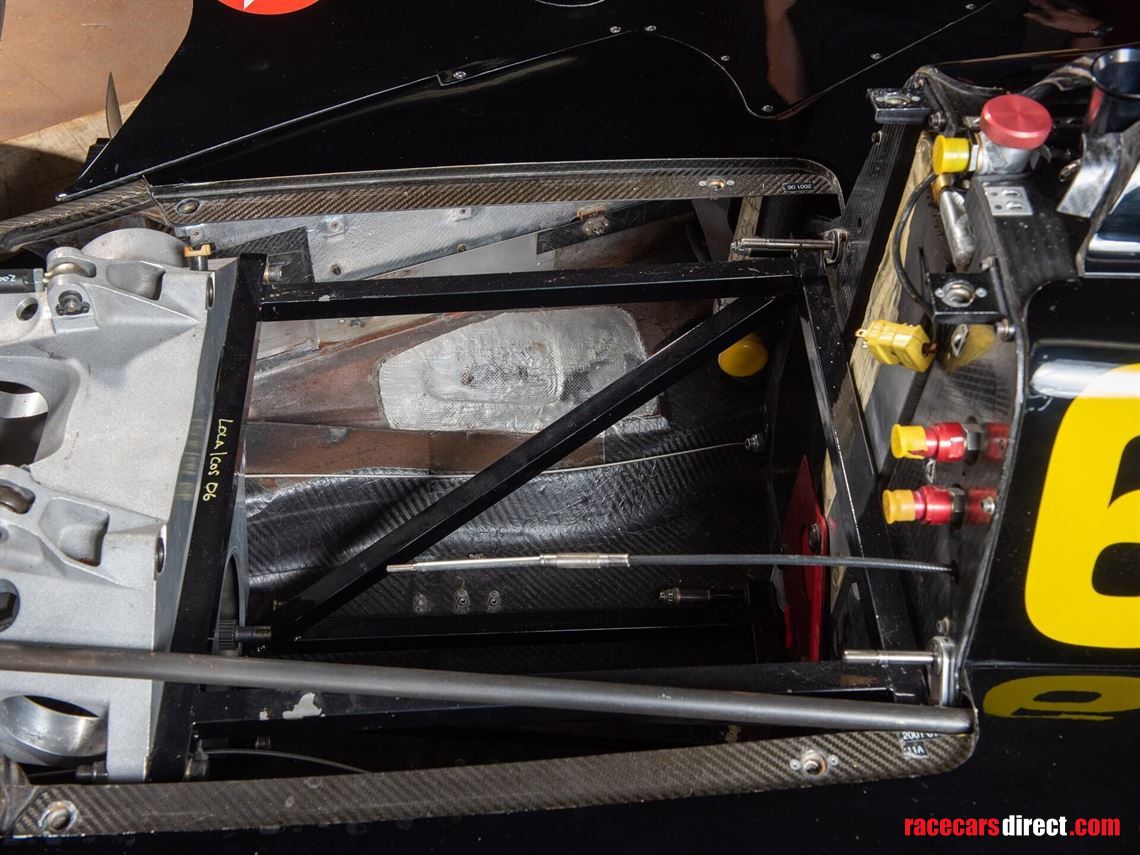 2001-lola-toyota-b0100-hu16