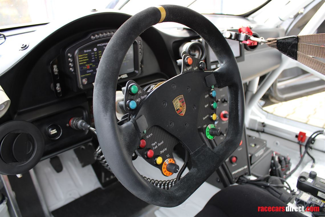 porsche-911-gt3-r-stand-2018