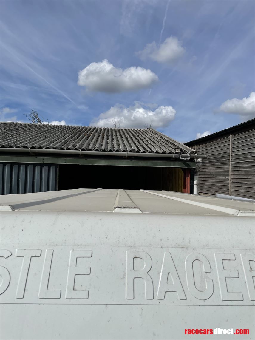 dastle-16ft-racebox-2004-with-awning