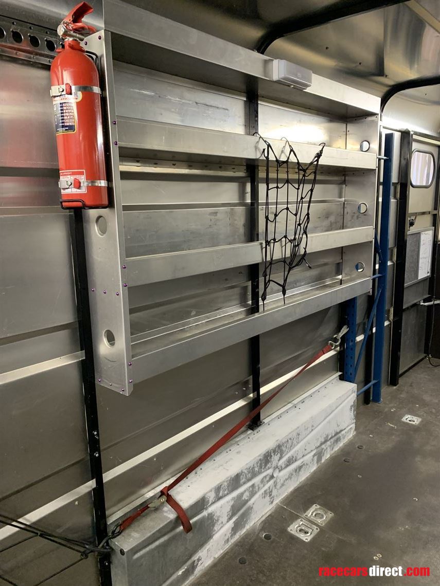 dastle-16ft-racebox-2004-with-awning