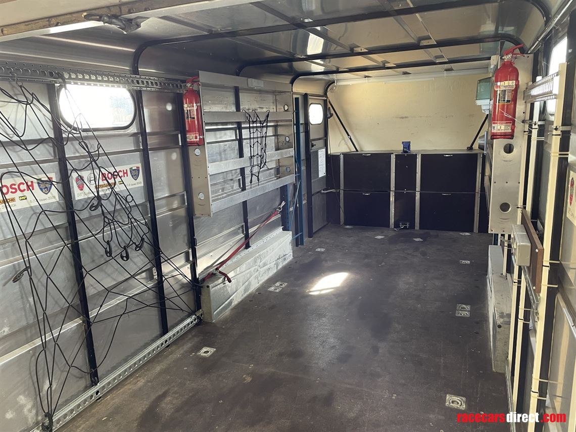 dastle-16ft-racebox-2004-with-awning