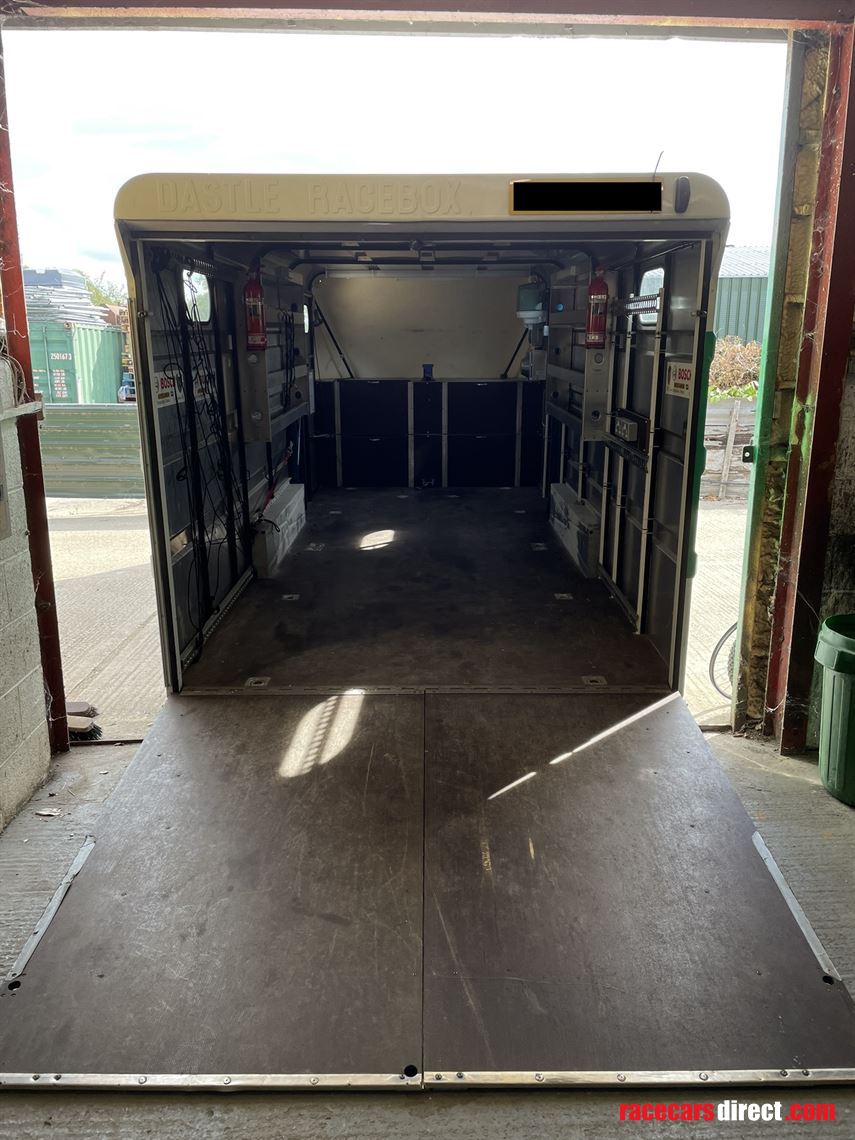 dastle-16ft-racebox-2004-with-awning