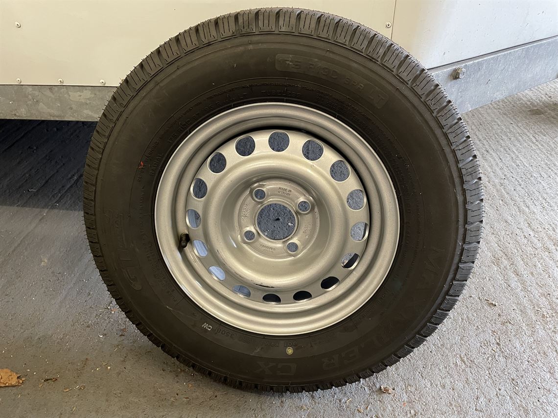 dastle-16ft-racebox-2004-with-awning