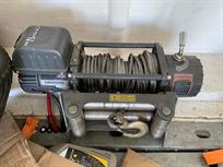 brian-james-3-axle-35-tonne-covered-car-trail