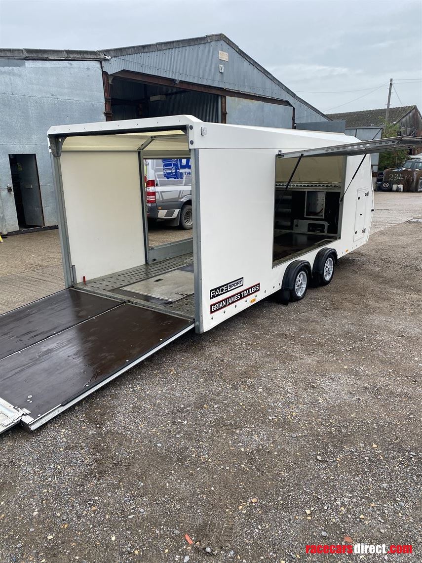 brian-james-race-sport-enclosed-shuttle