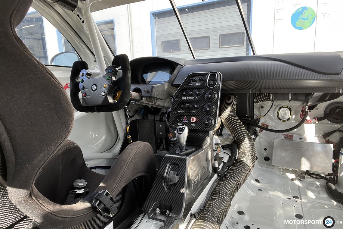 bmw-m4-gt4---ready-for-race