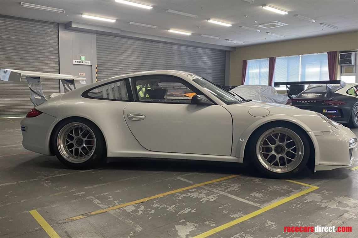 2011-porsche-997-gt3-cup-gen2