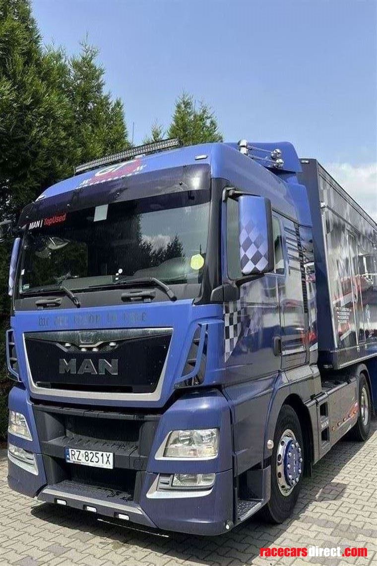 race-trailer-for-motorcycles-man-tgx