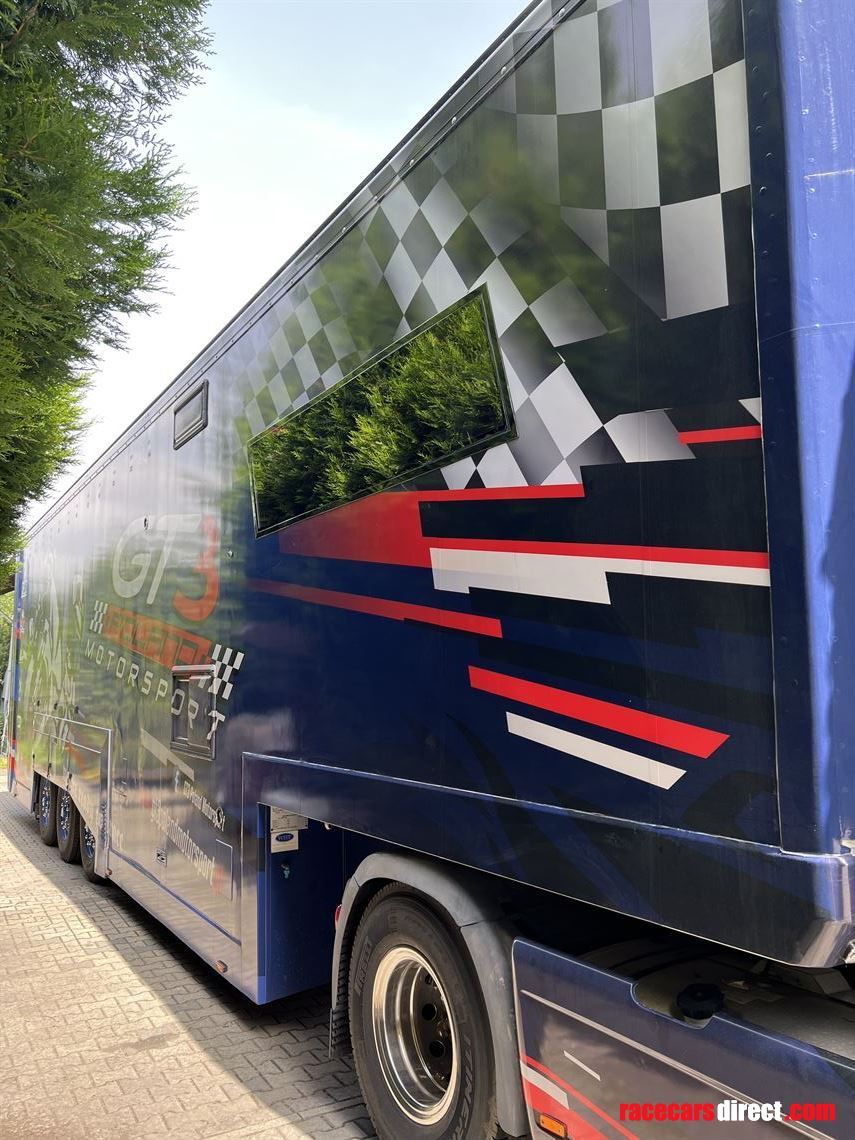 race-trailer-for-motorcycles-man-tgx