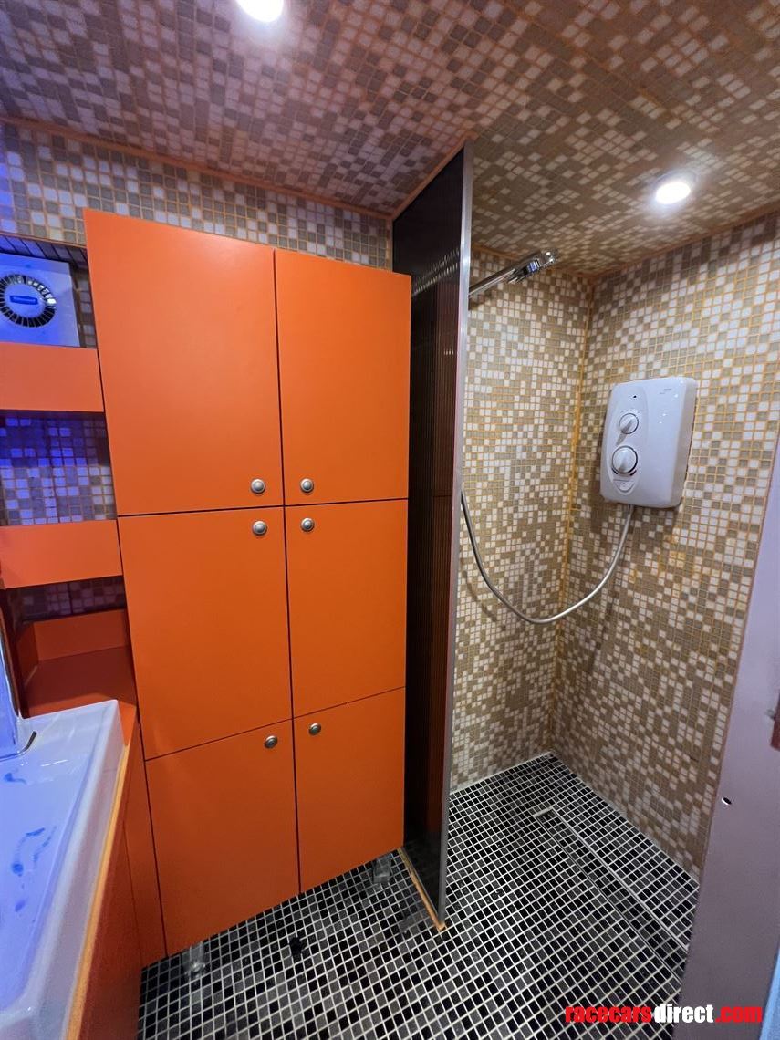 race-trailer-for-motorcycles-man-tgx