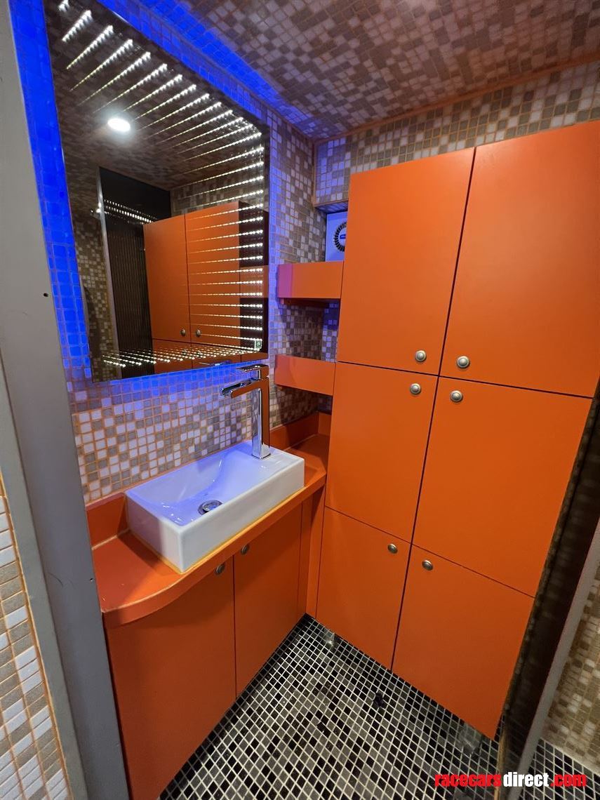 race-trailer-for-motorcycles-man-tgx