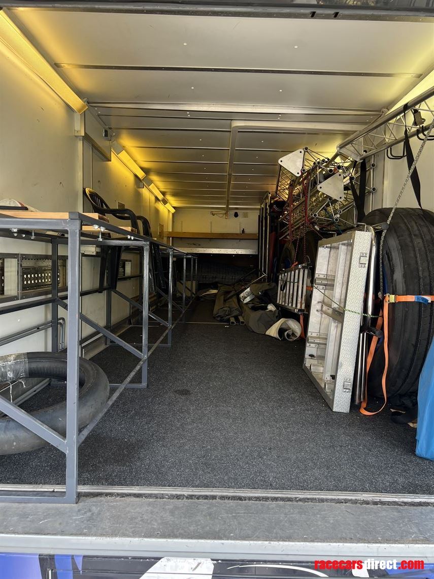 race-trailer-for-motorcycles-man-tgx