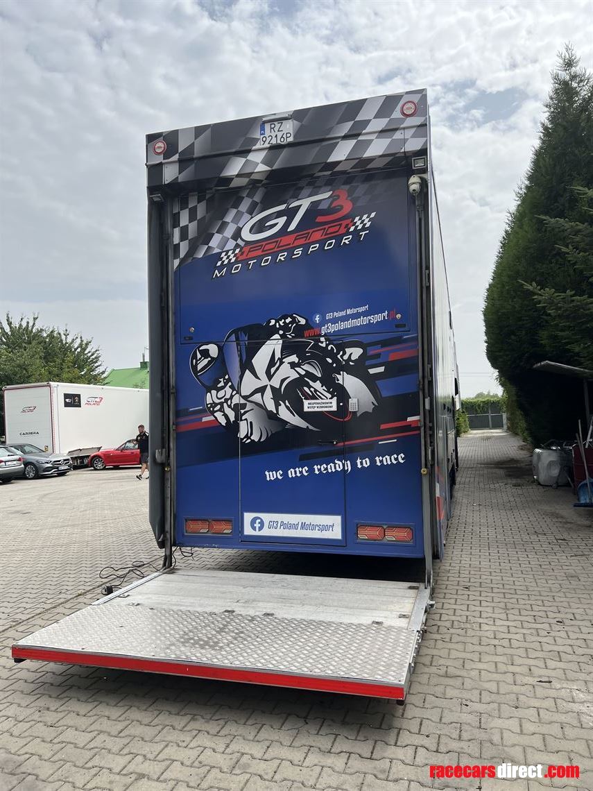 race-trailer-for-motorcycles-man-tgx