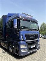 race-trailer-for-motorcycles-man-tgx