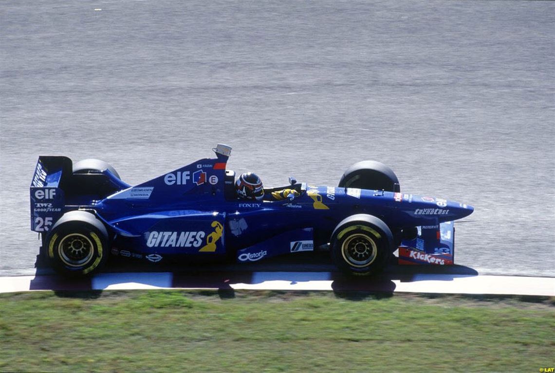 1995-ligier-f1-js41-broken-security-cell