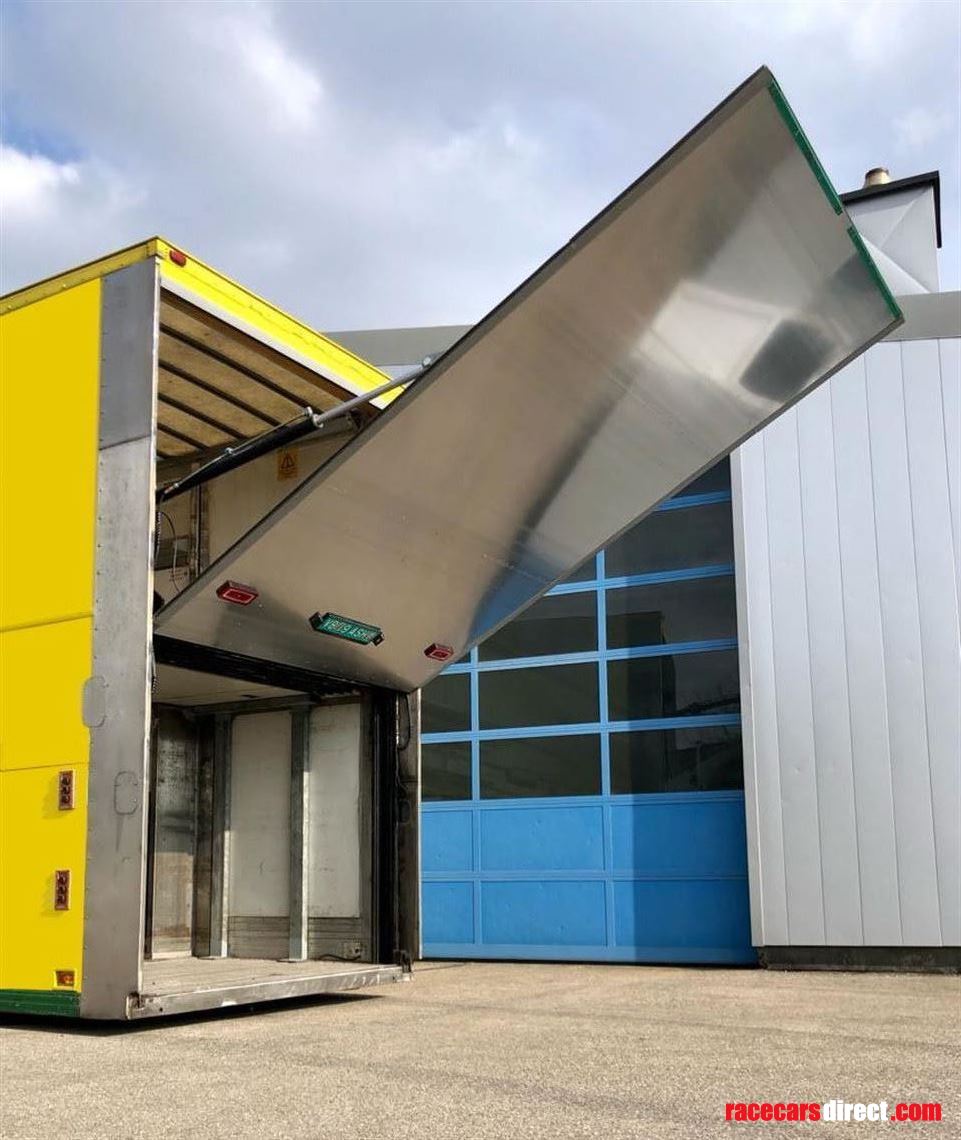 race-trailer---3-cars-living-space-option