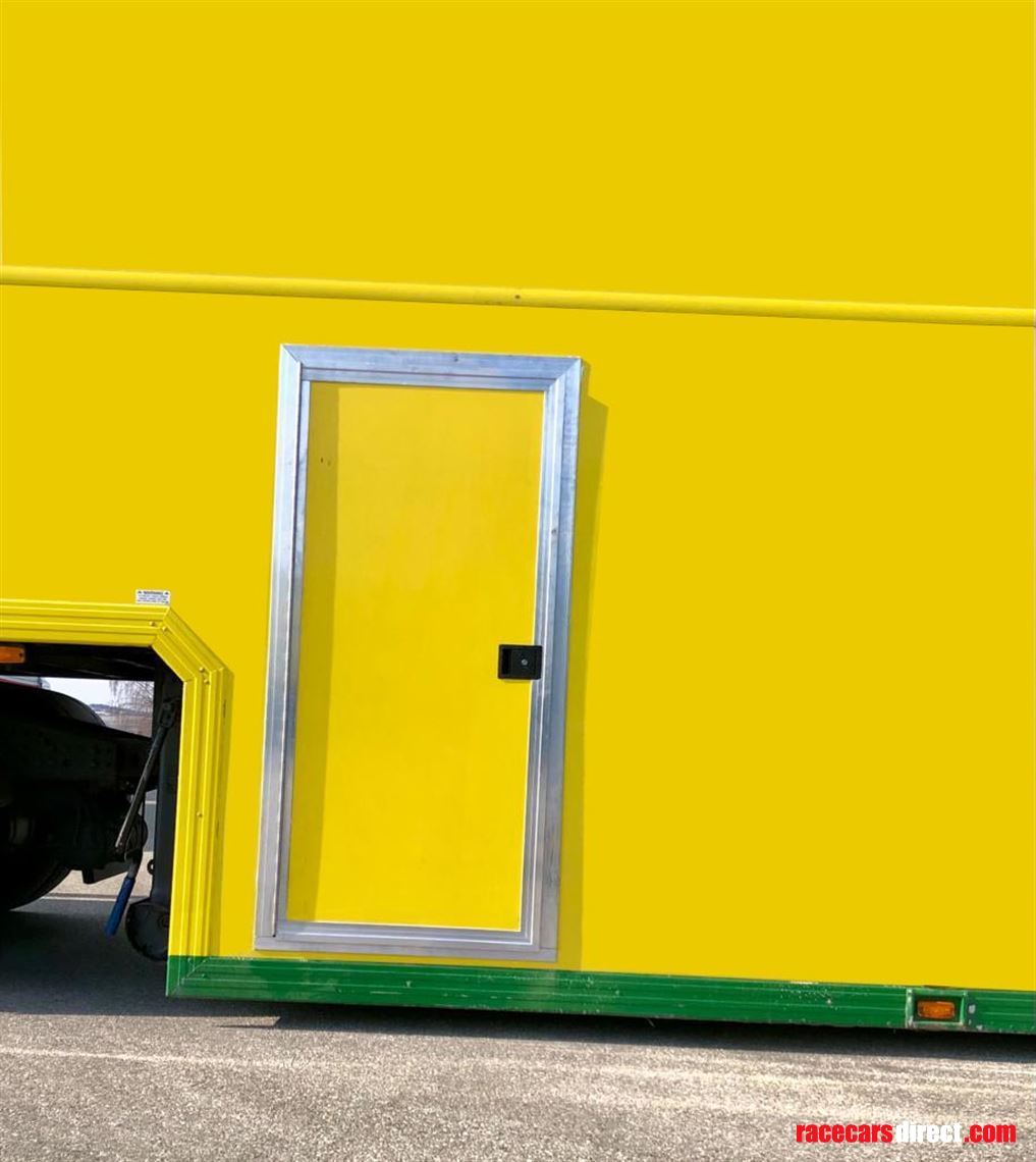 race-trailer---3-cars-living-space-option