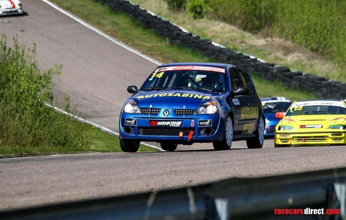 renault-clio-182-race-car