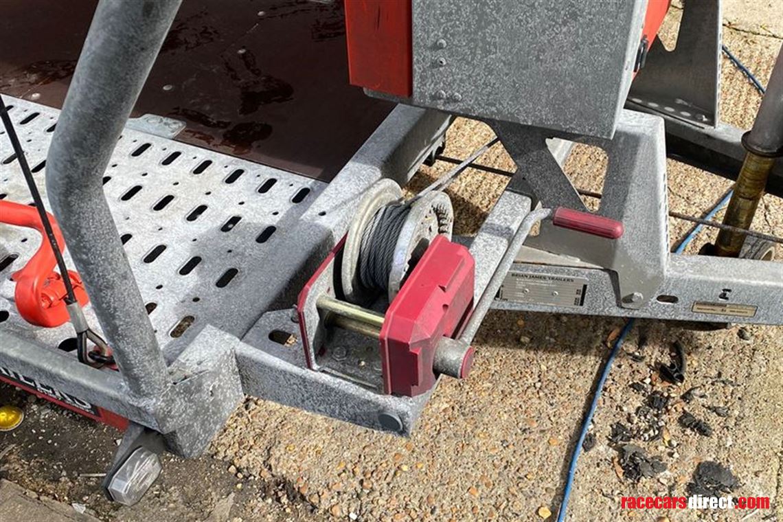 brian-james-a4-transporter-33m-x-17m-2000kg