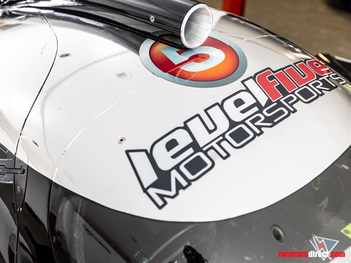 2011-lola-b1183---hu05