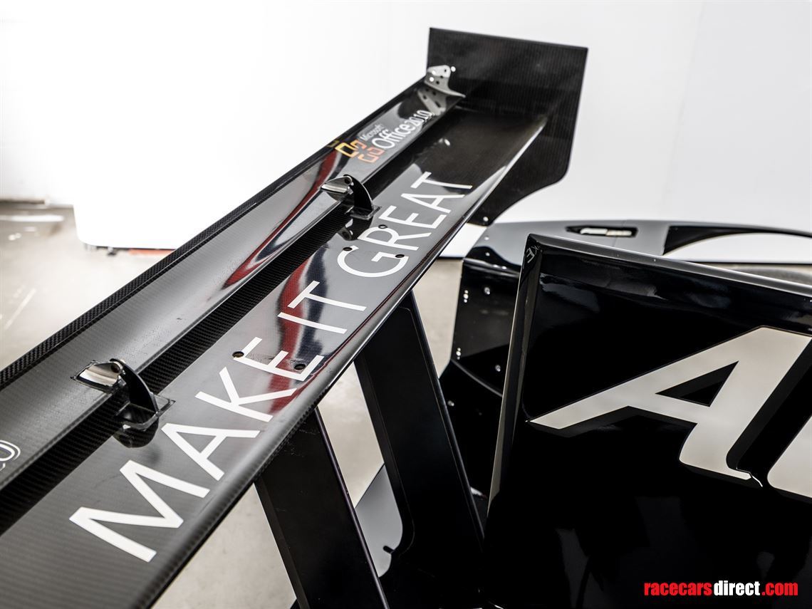 2011-lola-b1183---hu05