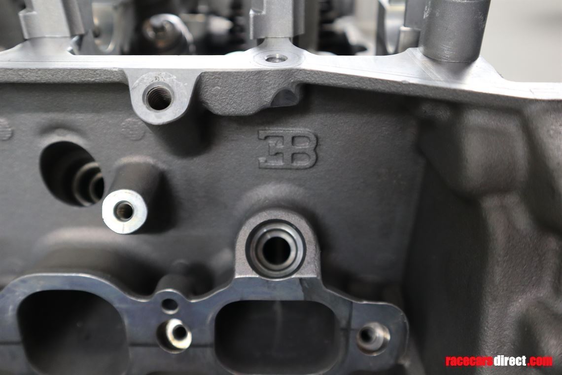 bugatti-veyron-w16-cylinder-heads