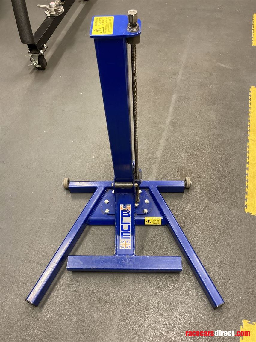 single-seater-formula-ford-car-lifts