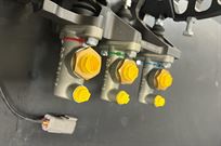 ap-racing-paddle-box-with-cylinders