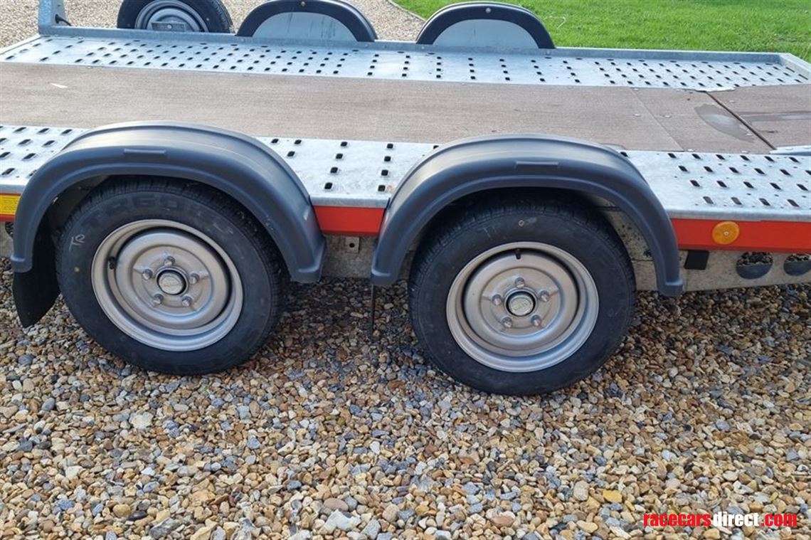 brian-james-a4-transporter-33m-x-18m