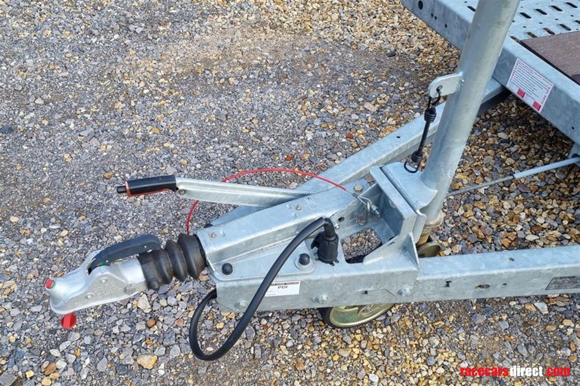 brian-james-a4-transporter-33m-x-18m