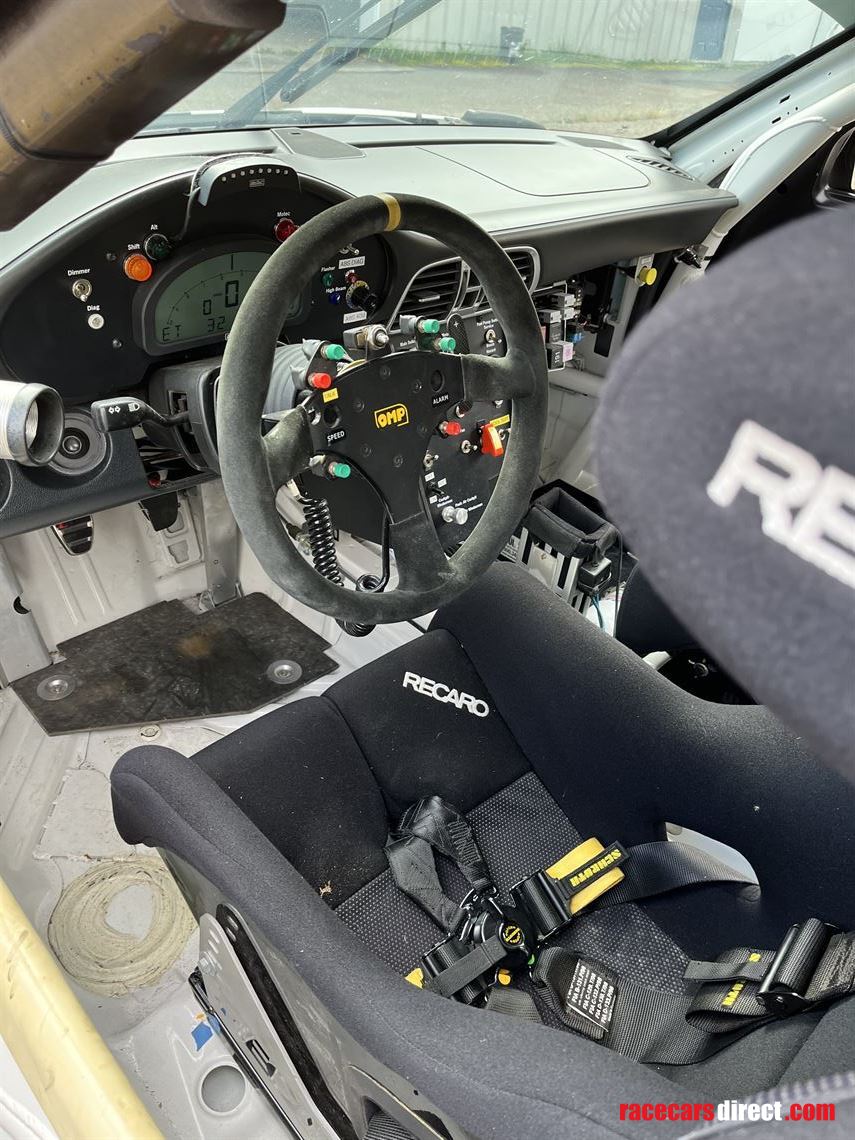 Steering wheel on stalk