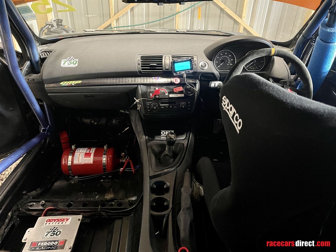 bmw-116-trophy-race-car---podium-front-runnin