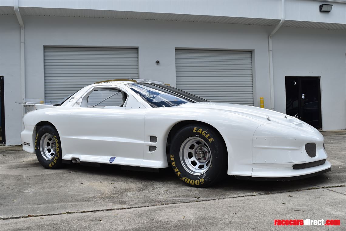 pontiac-firebird-iroc-racecar