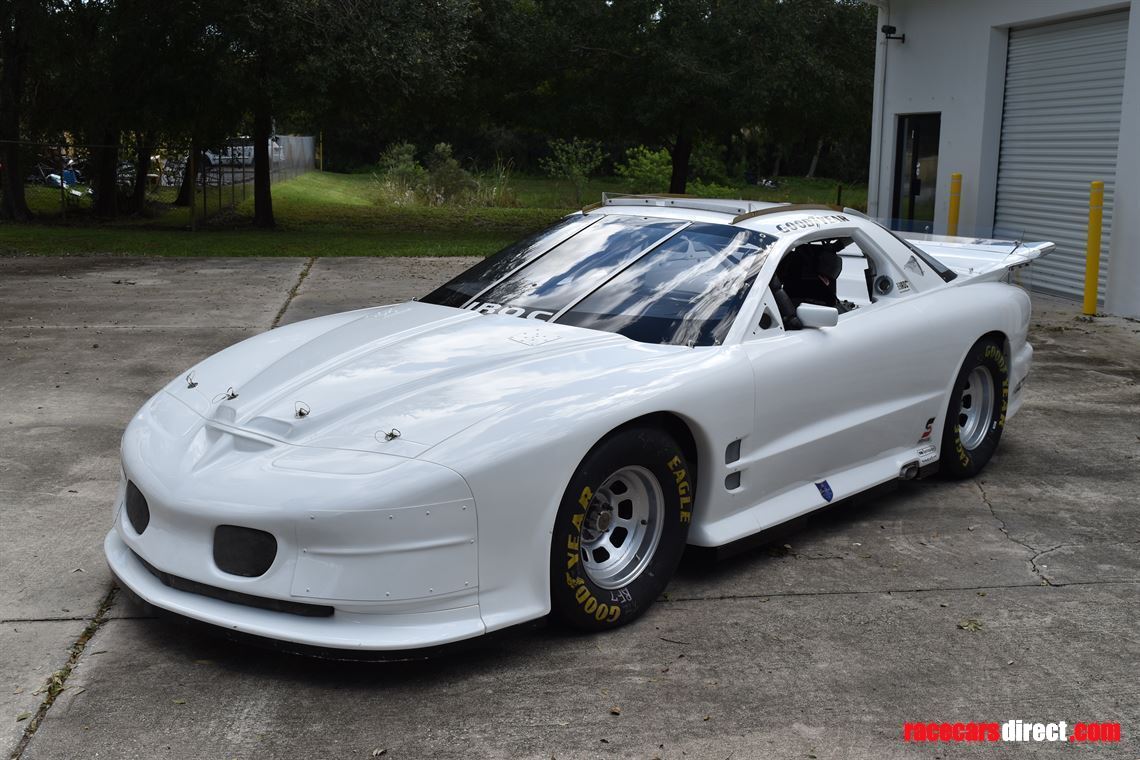 pontiac-firebird-iroc-racecar
