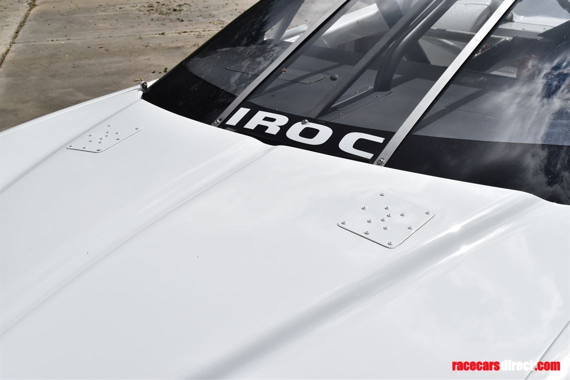 pontiac-firebird-iroc-racecar