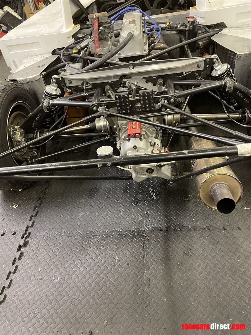 lola-t8690-sports-2000