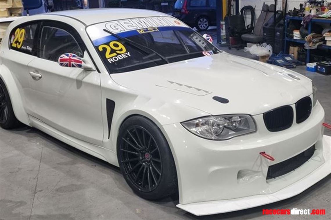 bmw-1m-race-car-massive-reduction-to-sell