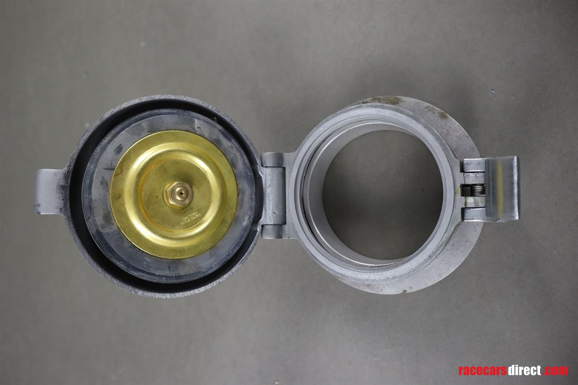enots-le-mans-tank-filler-cap